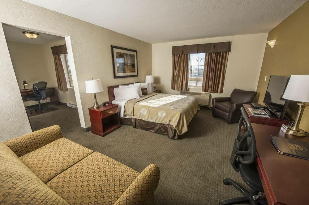 Service Plus Inns And Suites Grande Prairie Kültér fotó