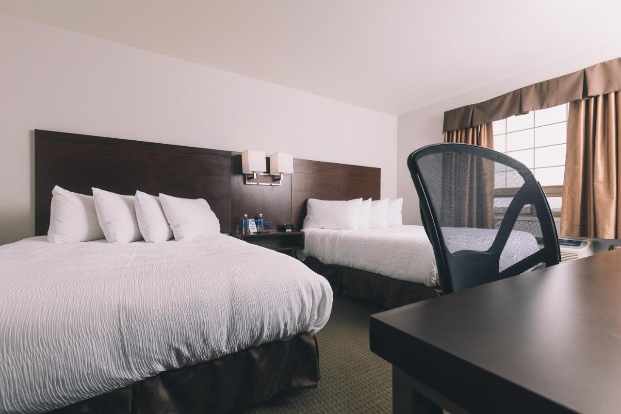 Service Plus Inns And Suites Grande Prairie Kültér fotó