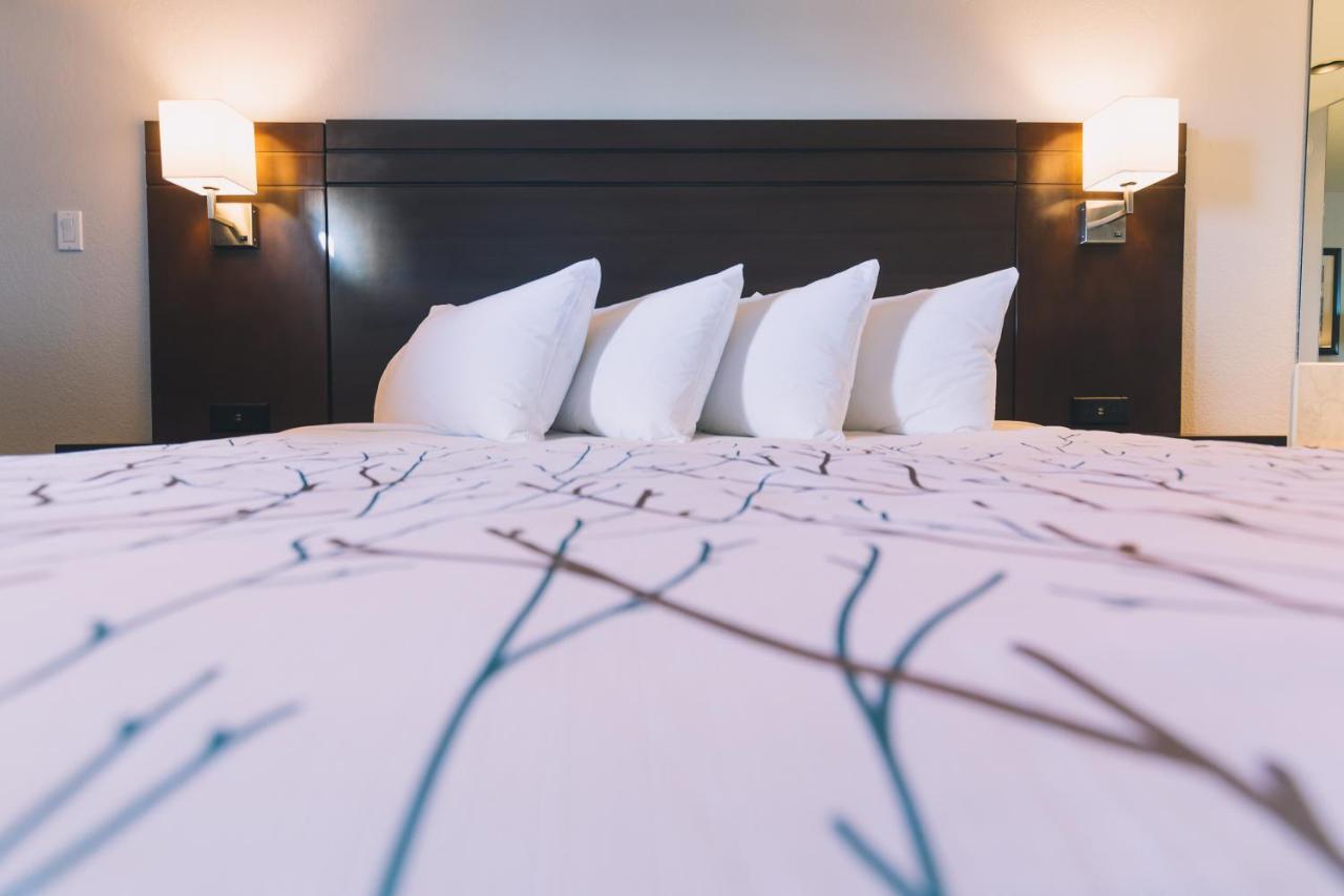 Service Plus Inns And Suites Grande Prairie Kültér fotó