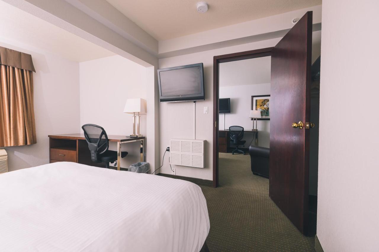 Service Plus Inns And Suites Grande Prairie Kültér fotó